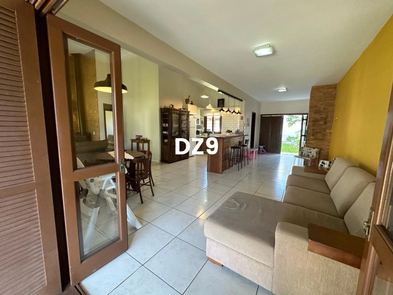 CASA COM 3 DORMITÓRIOS: 2ª foto da galeria de imagens do imóvel