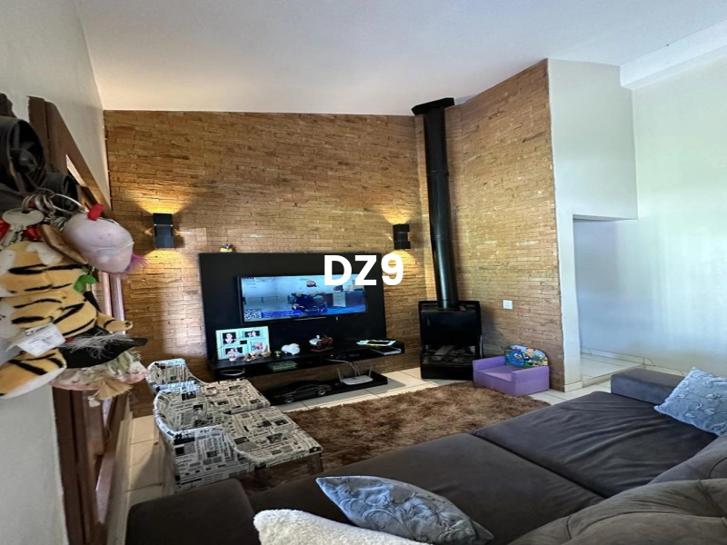 CASA COM 3 DORMITÓRIOS: 12ª foto da galeria de imagens do imóvel