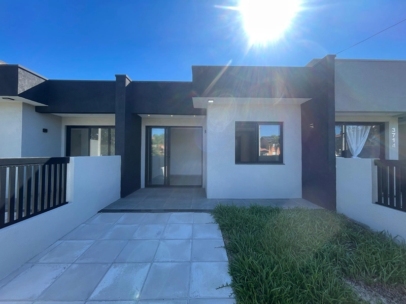 Casa Geminada à Venda em Capão Novo: 2ª foto da galeria de imagens do imóvel