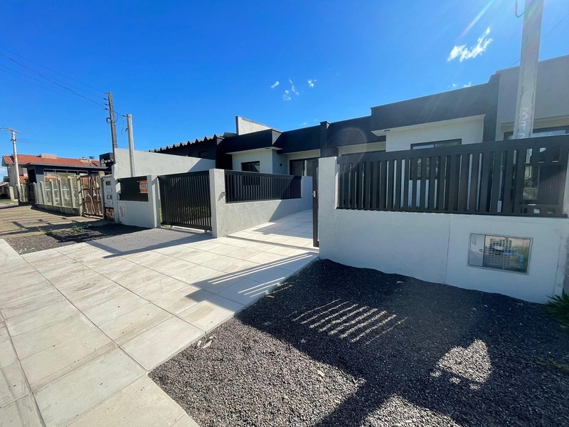 Casa Geminada à Venda em Capão Novo: 3ª foto da galeria de imagens do imóvel