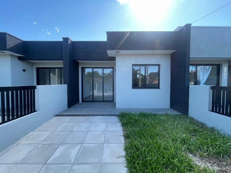 Casa Geminada à Venda em Capão Novo: 1ª foto da galeria de imagens do imóvel