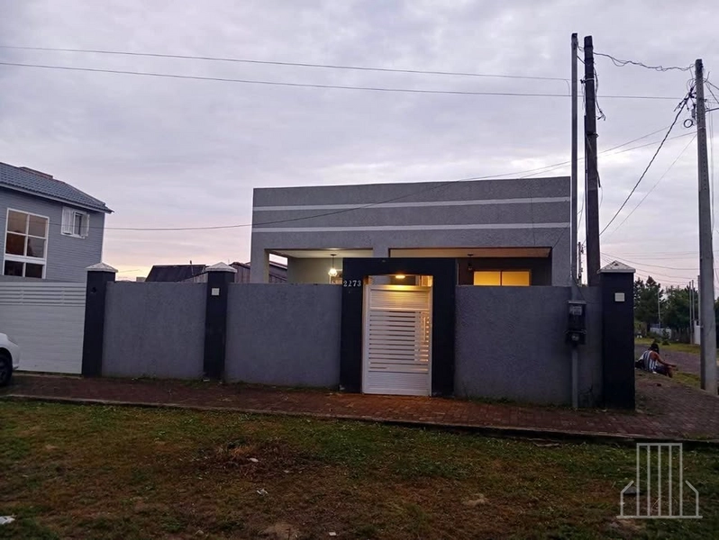 LINDA CASA LOCALIZADA NO BAIRRO CAPÃO NOVO EM CAPÃO DA CANOA!: 1ª foto da galeria de imagens do imóvel