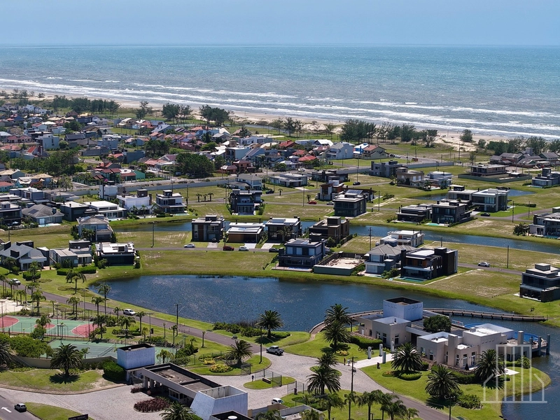 ESPLÊNDIDA CASA NO CONDOMÍNIO COSTA SERENA EM CAPÃO NOVO: 28ª foto da galeria de imagens do imóvel