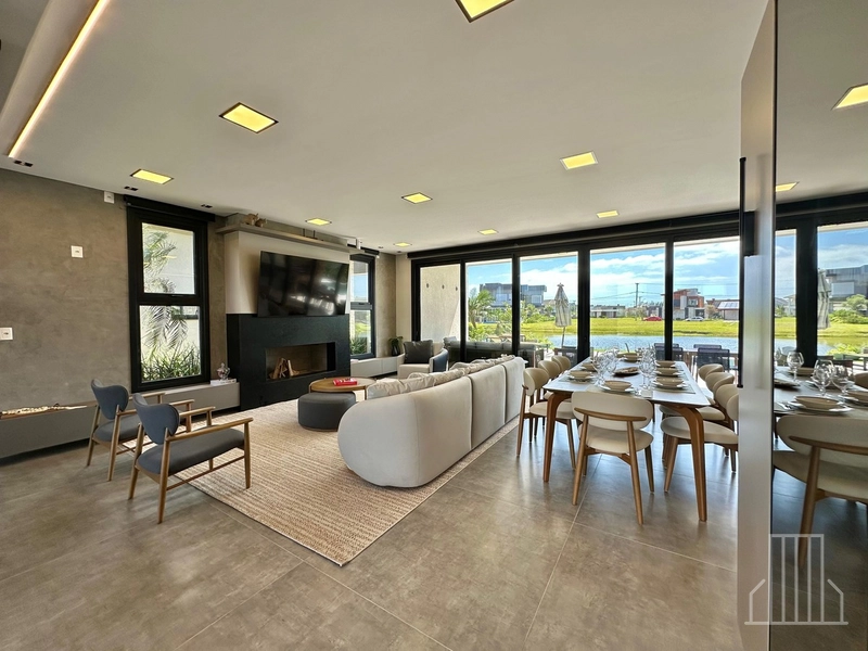 ESPLÊNDIDA CASA NO CONDOMÍNIO COSTA SERENA EM CAPÃO NOVO: 6ª foto da galeria de imagens do imóvel