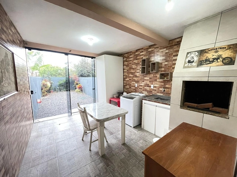 Casa com 2 Dormitórios, Churrasqueira e Excelente Localização Próxima!: 3ª foto da galeria de imagens do imóvel