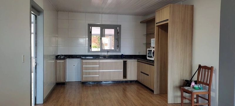 BELA CASA A VENDA EM CAPÃO NOVO!: 4ª foto da galeria de imagens do imóvel