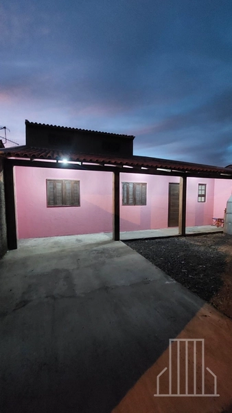 CASA A VENDA DE 3 DORMITÓRIOS: 2ª foto da galeria de imagens do imóvel