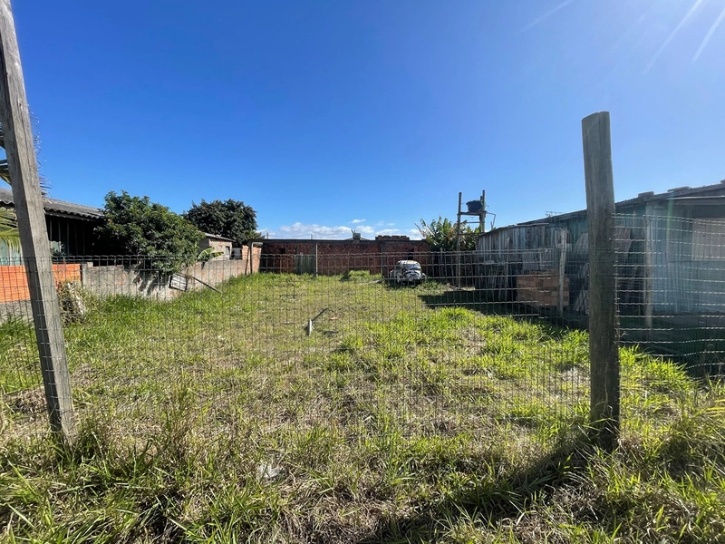 Terreno de 300m² com Posição Solar Leste: 2ª foto da galeria de imagens do imóvel