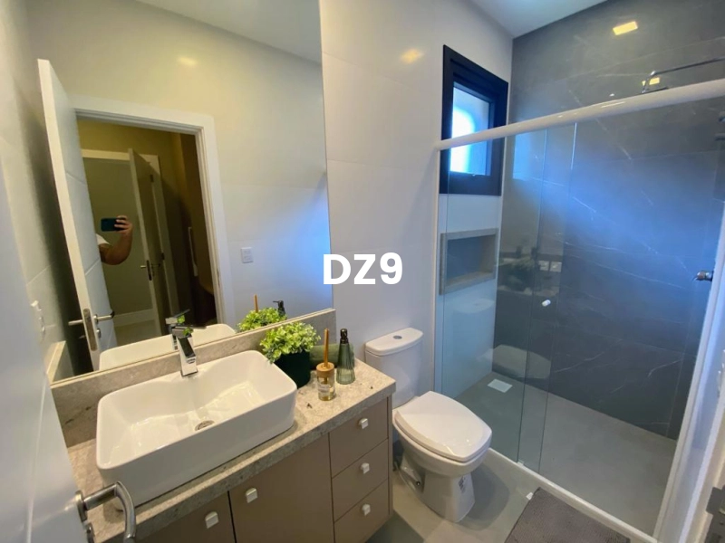 CASA COM 4 DORM EM CONDOMINIO: 13ª foto da galeria de imagens do imóvel