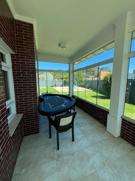 BELISSIMA CASA A VENDA EM ATLÂNTIDA: 3ª foto da galeria de imagens do imóvel