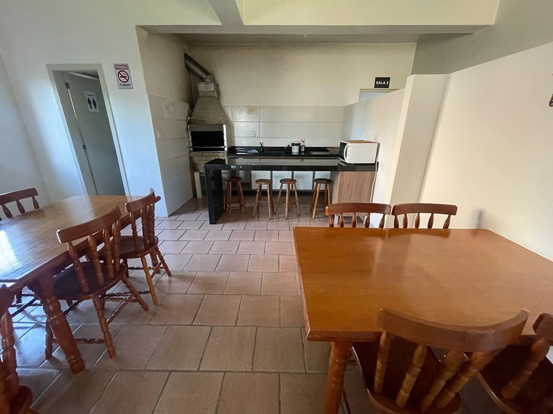 Apartamento Mobiliado de 02 Dormitórios com Lareira e Infraestrutura Completa a 350m da Beira-Mar: 8ª foto da galeria de imagens do imóvel