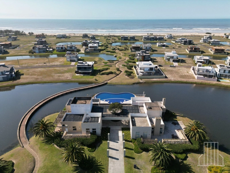 Costa Serena: Exclusiva Casa à Beira-Mar em Capão Novo, Capão da Canoa: 2ª foto da galeria de imagens do imóvel