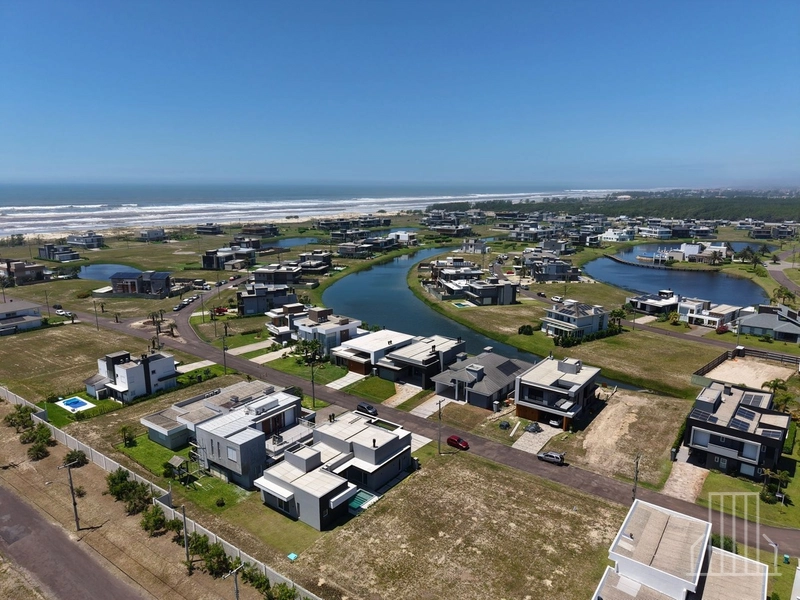 Costa Serena: Exclusiva Casa à Beira-Mar em Capão Novo, Capão da Canoa: 6ª foto da galeria de imagens do imóvel