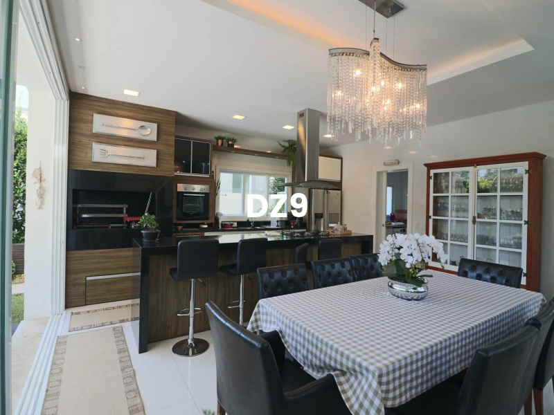 CASA COM  4 DORMITÓRIOS CONDOMINIO FECHADO: 1ª foto da galeria de imagens do imóvel