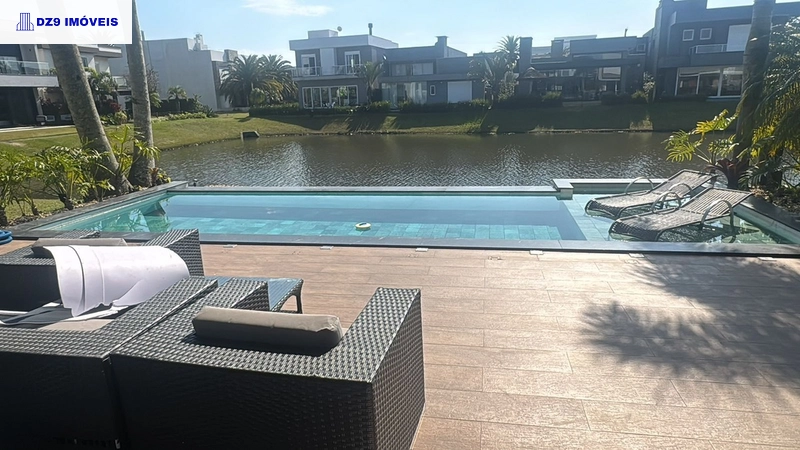 Sobrado no Capão Ilhas com 4 suítes, piscina aquecida e luxo: 10ª foto da galeria de imagens do imóvel