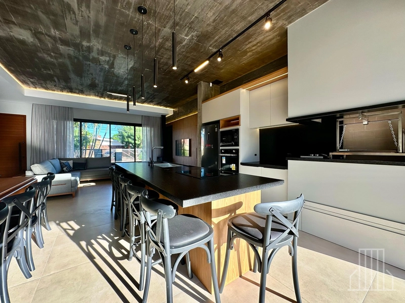 Casa de Luxo à Venda em Atlântida - Conforto, Segurança e Lazer: 2ª foto da galeria de imagens do imóvel