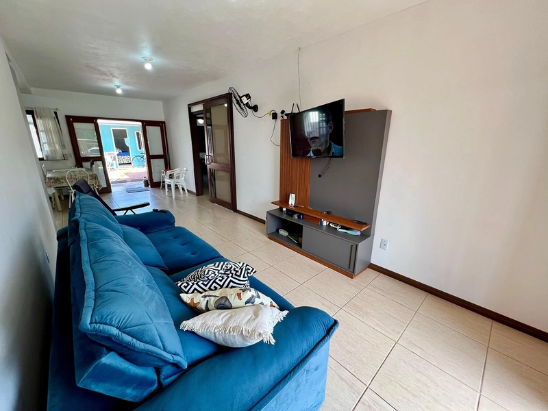 LINDA CASA A VENDA EM CAPÃO NOVO COM 3 DORMITÓRIOS E 2 SUITES!: 4ª foto da galeria de imagens do imóvel