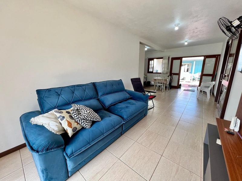 LINDA CASA A VENDA EM CAPÃO NOVO COM 3 DORMITÓRIOS E 2 SUITES!: 5ª foto da galeria de imagens do imóvel