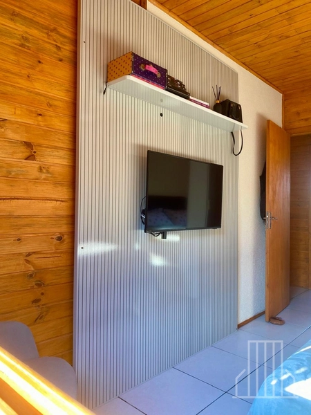 LINDÍSSIMA CASA DE MADEIRA DE LEI  ITAÚBA EM CAPÃO NOVO!: 3ª foto da galeria de imagens do imóvel