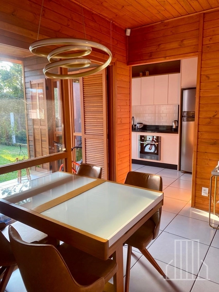 LINDÍSSIMA CASA DE MADEIRA DE LEI  ITAÚBA EM CAPÃO NOVO!: 9ª foto da galeria de imagens do imóvel