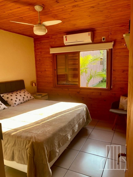 LINDÍSSIMA CASA DE MADEIRA DE LEI  ITAÚBA EM CAPÃO NOVO!: 10ª foto da galeria de imagens do imóvel