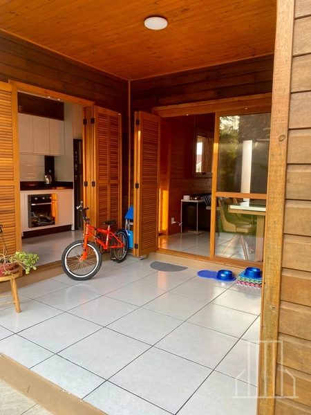 LINDÍSSIMA CASA DE MADEIRA DE LEI  ITAÚBA EM CAPÃO NOVO!: 14ª foto da galeria de imagens do imóvel