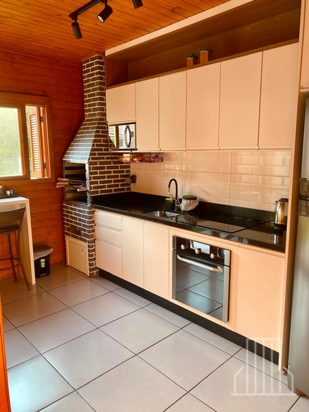 LINDÍSSIMA CASA DE MADEIRA DE LEI  ITAÚBA EM CAPÃO NOVO!: 7ª foto da galeria de imagens do imóvel