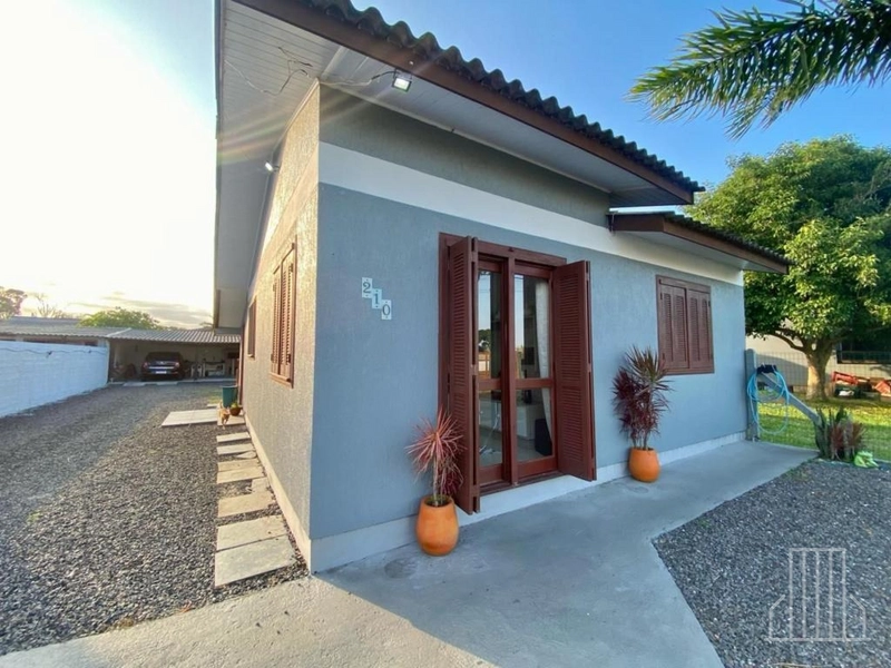 ESPAÇOSA CASA COM ANEXO E POTENCIAL DE EXPANSÃO!: 1ª foto da galeria de imagens do imóvel