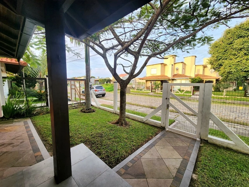 Casa de Esquina Mobiliada com Piscina e Salão de Festas em Capão Novo, Próxima ao Mar: 29ª foto da galeria de imagens do imóvel