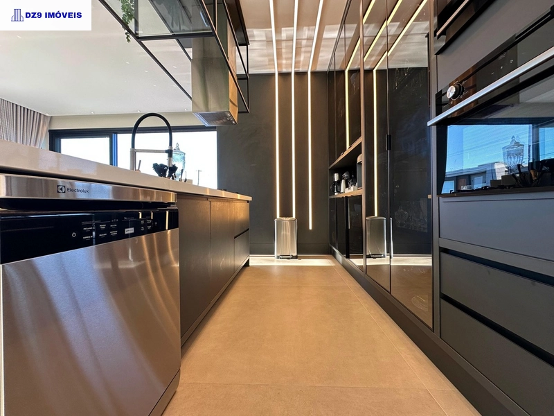 Casa alto padrão, 5 suítes, vista lago, piscina e automação total: 17ª foto da galeria de imagens do imóvel