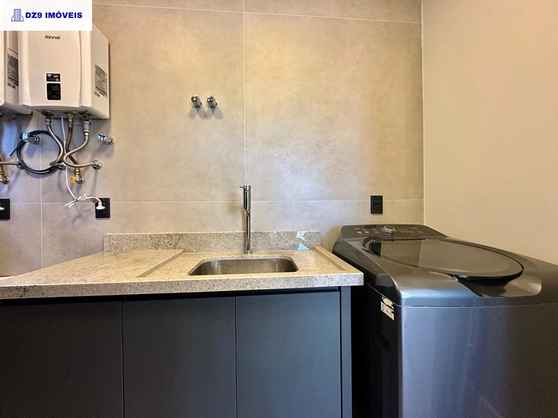 Casa alto padrão, 5 suítes, vista lago, piscina e automação total: 30ª foto da galeria de imagens do imóvel