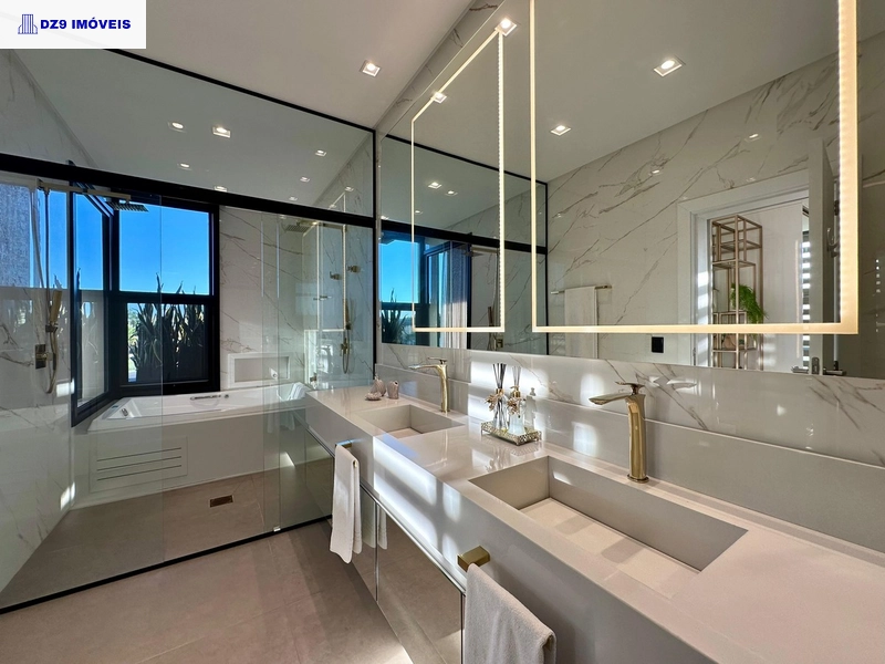 Casa alto padrão, 5 suítes, vista lago, piscina e automação total: 35ª foto da galeria de imagens do imóvel