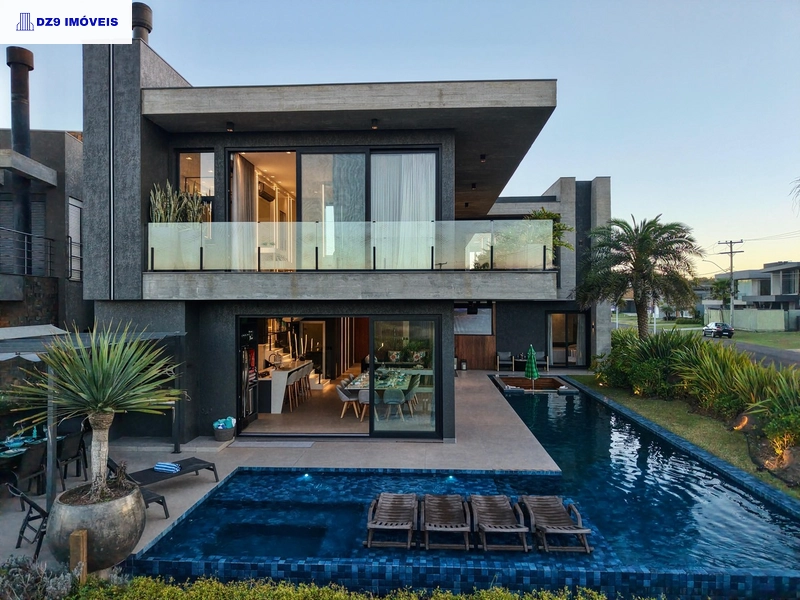 Casa alto padrão, 5 suítes, vista lago, piscina e automação total: 23ª foto da galeria de imagens do imóvel