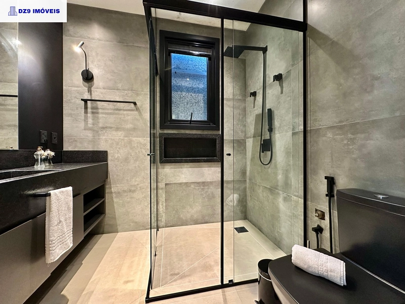 Casa alto padrão, 5 suítes, vista lago, piscina e automação total: 46ª foto da galeria de imagens do imóvel