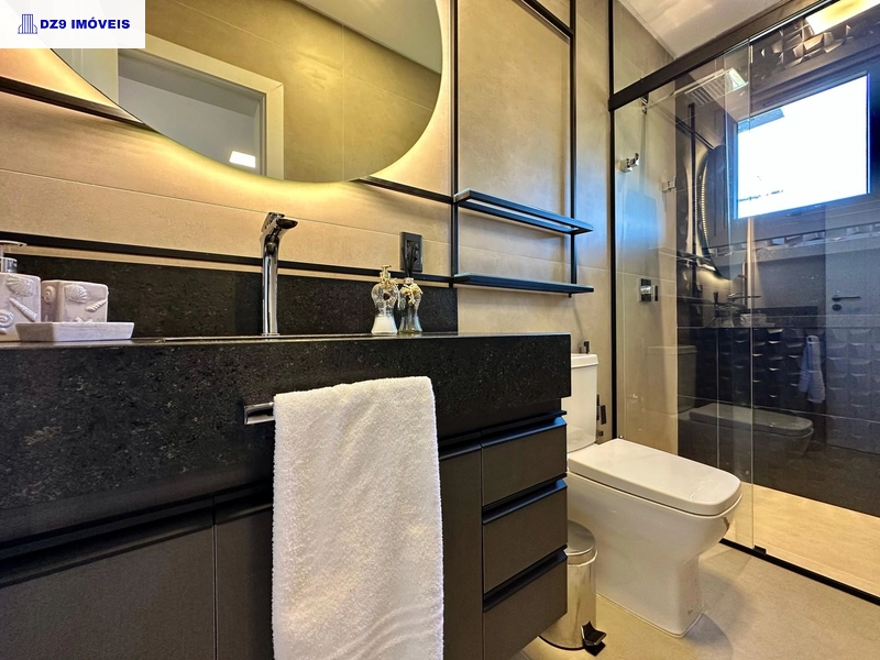 Casa alto padrão, 5 suítes, vista lago, piscina e automação total: 28ª foto da galeria de imagens do imóvel