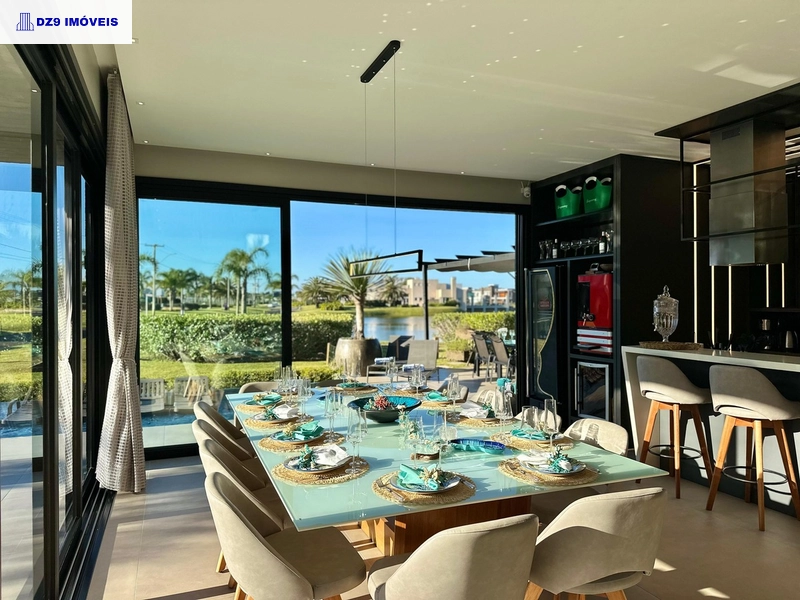 Casa alto padrão, 5 suítes, vista lago, piscina e automação total: 20ª foto da galeria de imagens do imóvel