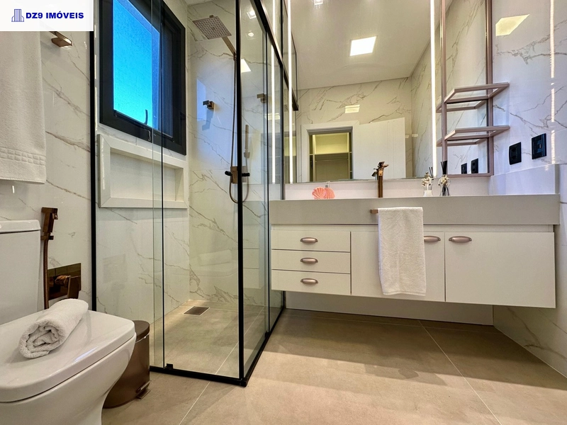 Casa alto padrão, 5 suítes, vista lago, piscina e automação total: 43ª foto da galeria de imagens do imóvel