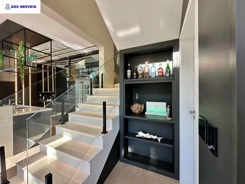 Casa alto padrão, 5 suítes, vista lago, piscina e automação total: 18ª foto da galeria de imagens do imóvel