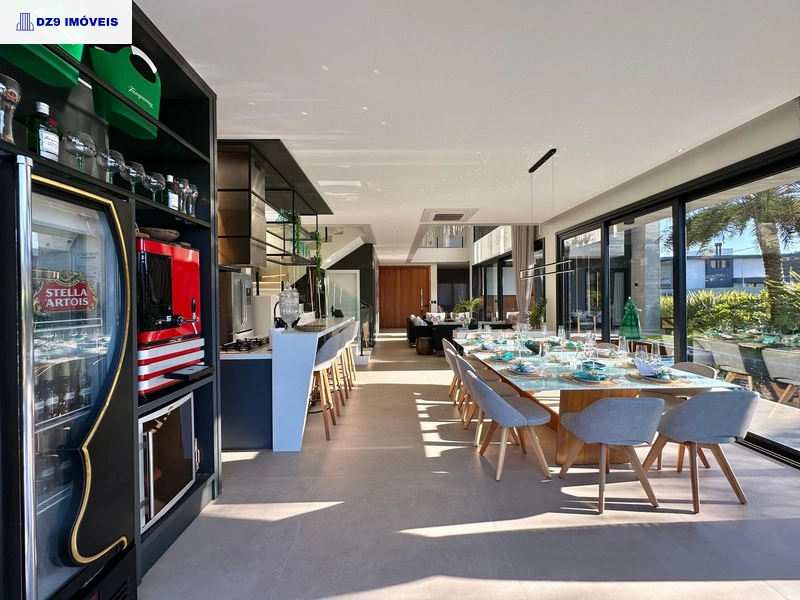 Casa alto padrão, 5 suítes, vista lago, piscina e automação total: 14ª foto da galeria de imagens do imóvel