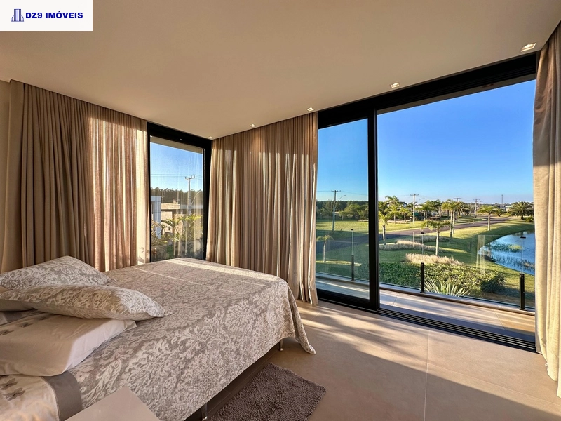Casa alto padrão, 5 suítes, vista lago, piscina e automação total: 32ª foto da galeria de imagens do imóvel