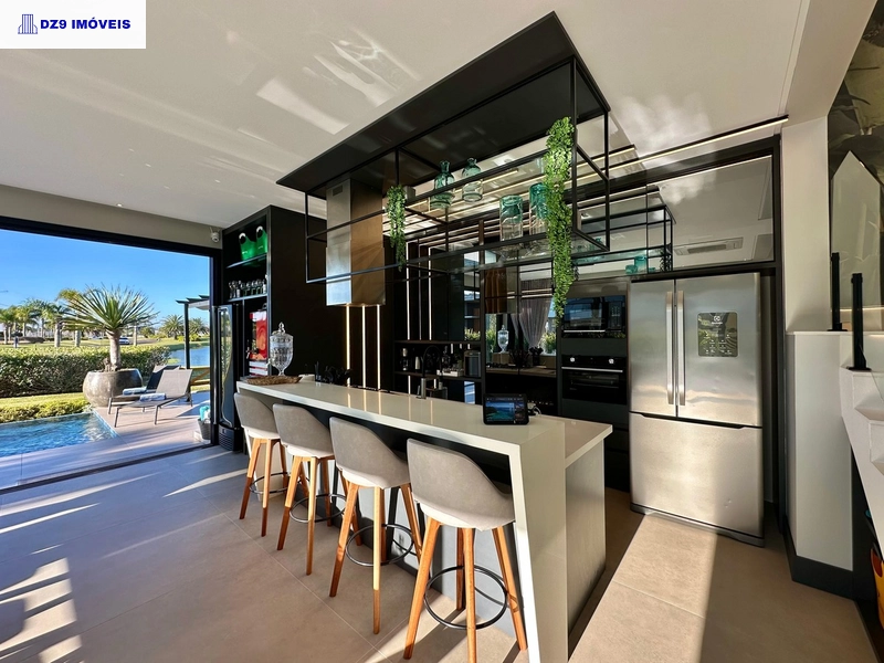 Casa alto padrão, 5 suítes, vista lago, piscina e automação total: 12ª foto da galeria de imagens do imóvel