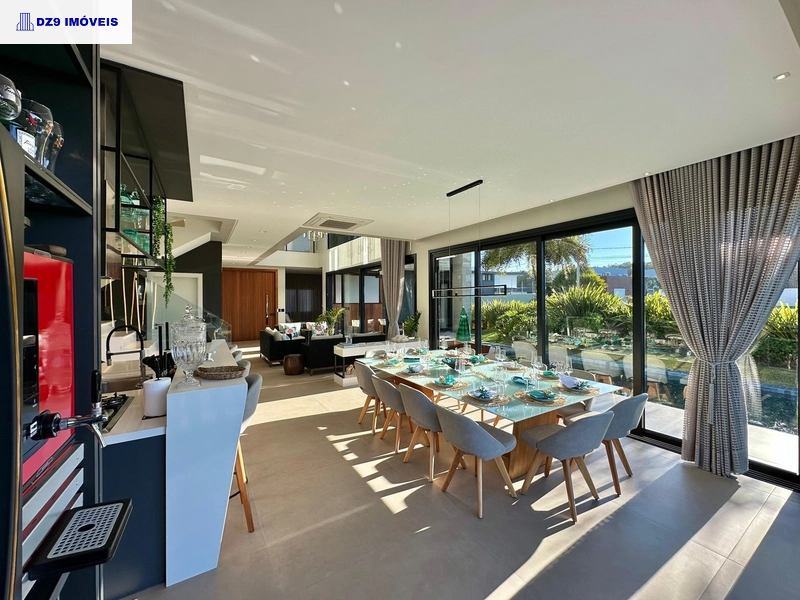 Casa alto padrão, 5 suítes, vista lago, piscina e automação total: 15ª foto da galeria de imagens do imóvel