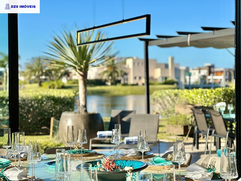 Casa alto padrão, 5 suítes, vista lago, piscina e automação total: 21ª foto da galeria de imagens do imóvel