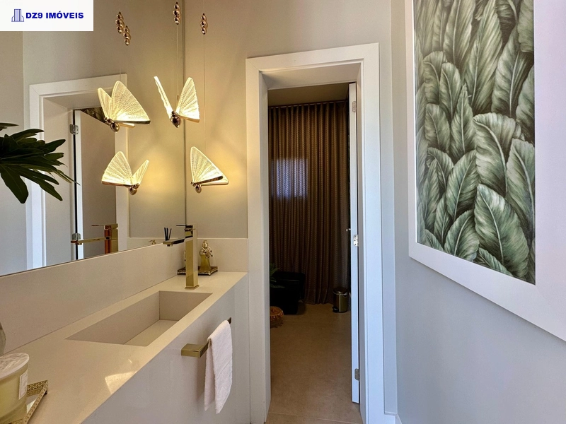 Casa alto padrão, 5 suítes, vista lago, piscina e automação total: 25ª foto da galeria de imagens do imóvel