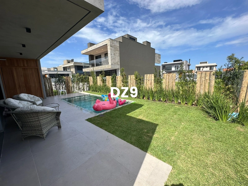 CASA MODERNA E AGRADÁVEL À VENDA EM CONDOMÍNIO!: 1ª foto da galeria de imagens do imóvel