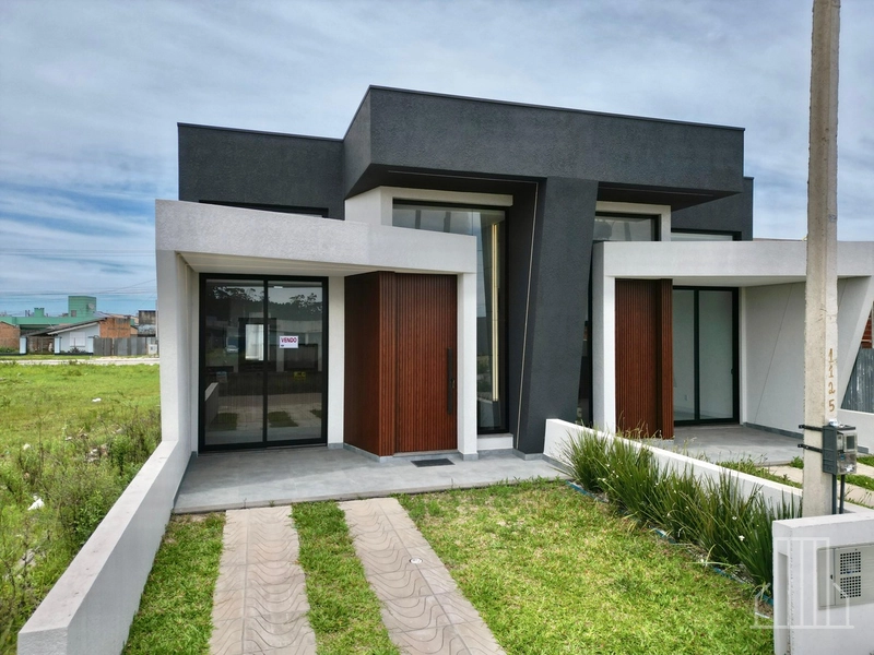 LINDA CASA À VENDA NO TRANQUILO BAIRRO GUARANI, EM CAPÃO DA CANOA!: 1ª foto da galeria de imagens do imóvel