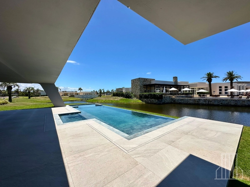 Mansão Fantástica à Venda no Condomínio Enseada – Xangri-lá: 6ª foto da galeria de imagens do imóvel