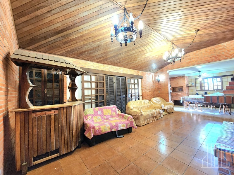 EXCELENTE SOBRADO COM 5 DORMITÓRIOS NO BAIRRO CAPÃO NOVO!: 13ª foto da galeria de imagens do imóvel