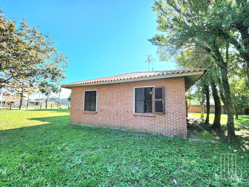 EXCELENTE SOBRADO COM 5 DORMITÓRIOS NO BAIRRO CAPÃO NOVO!: 5ª foto da galeria de imagens do imóvel