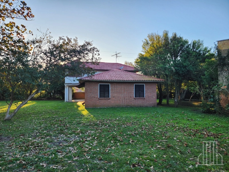 EXCELENTE SOBRADO COM 5 DORMITÓRIOS NO BAIRRO CAPÃO NOVO!: 6ª foto da galeria de imagens do imóvel